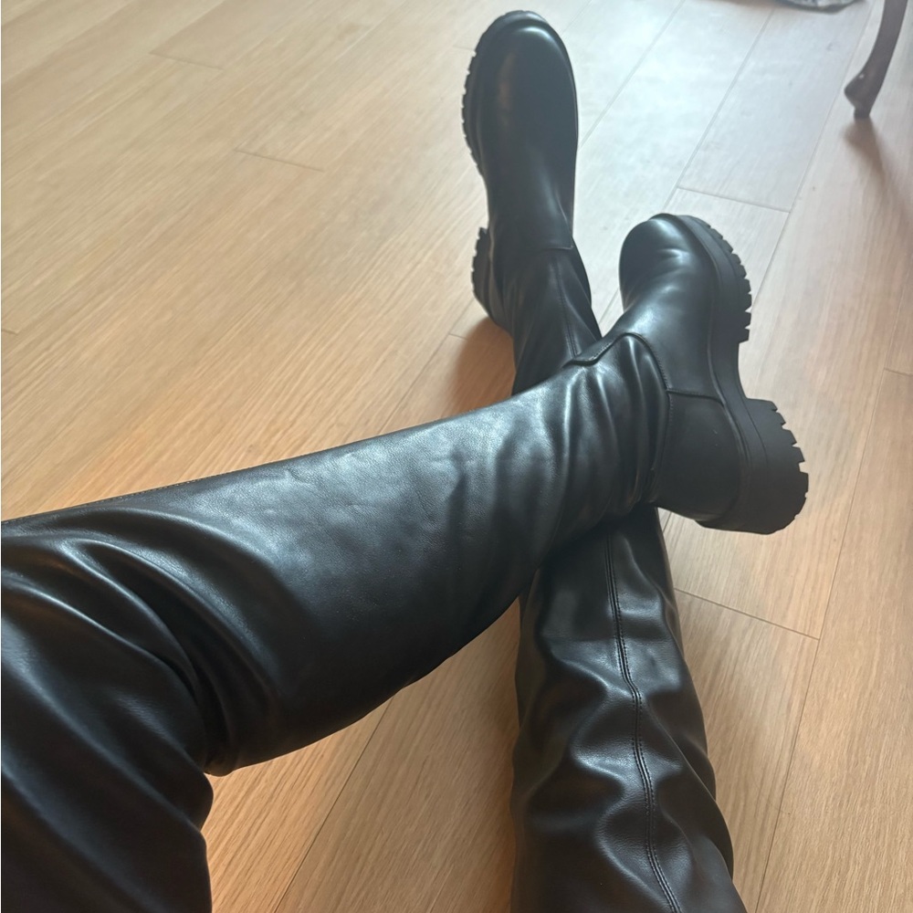 Black Knee-High Leather Boots